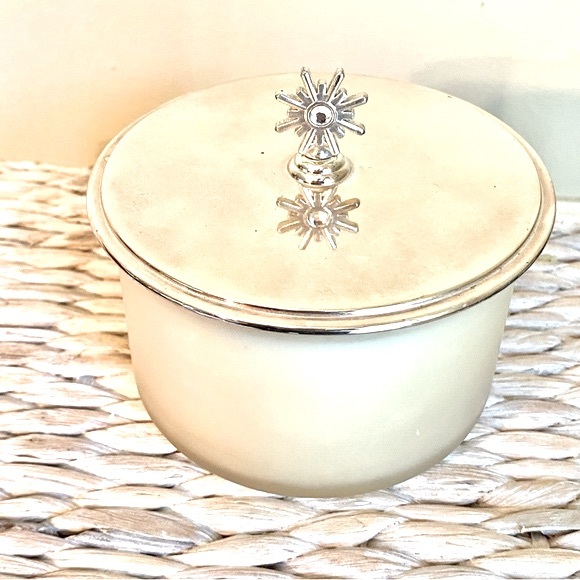 The White Barn Candle Co. Accents Frosted Cranberry 3wick Candle